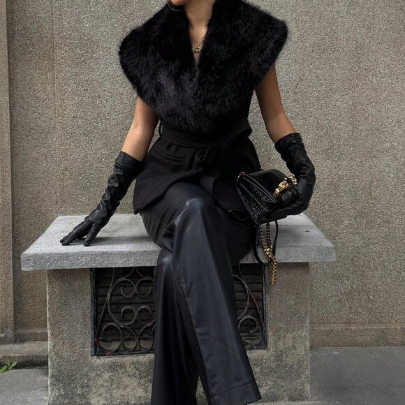 Black Preppy Women's Patchwork Faux Fur Collar Sleeveless Cropped Jacket - Picture 4 of 7